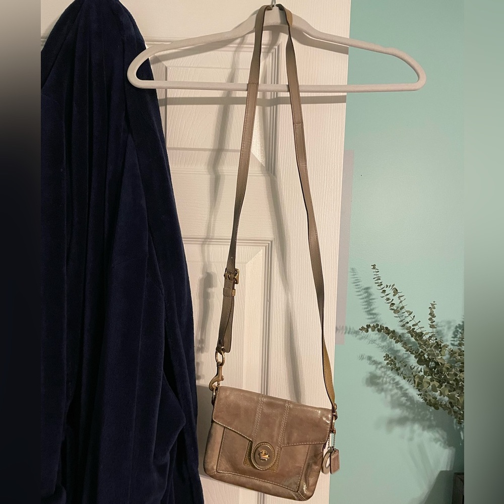 Genuine Gold Metallic Front Lock Coach Adjustable Shoulder Bag